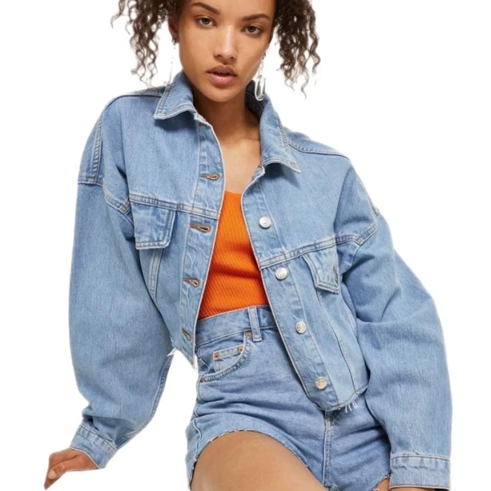 TOPSHOP Hacked off Cropped Denim Jacket in Light Wash Size 4 - Picture 3 of 7